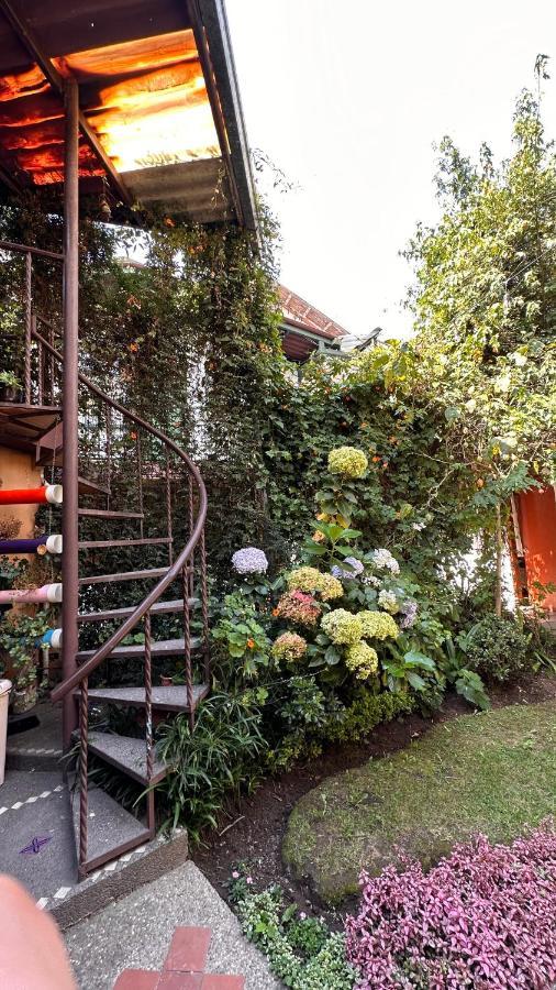 Campus Residencias Bed & Breakfast Quito Dış mekan fotoğraf